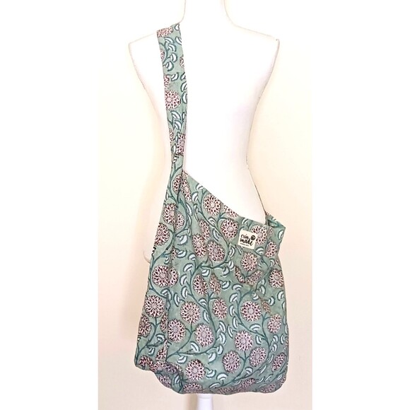Erin Made Green Floral Block Print Fabric Handmade Lg Sling Crossbody - Picture 1 of 6